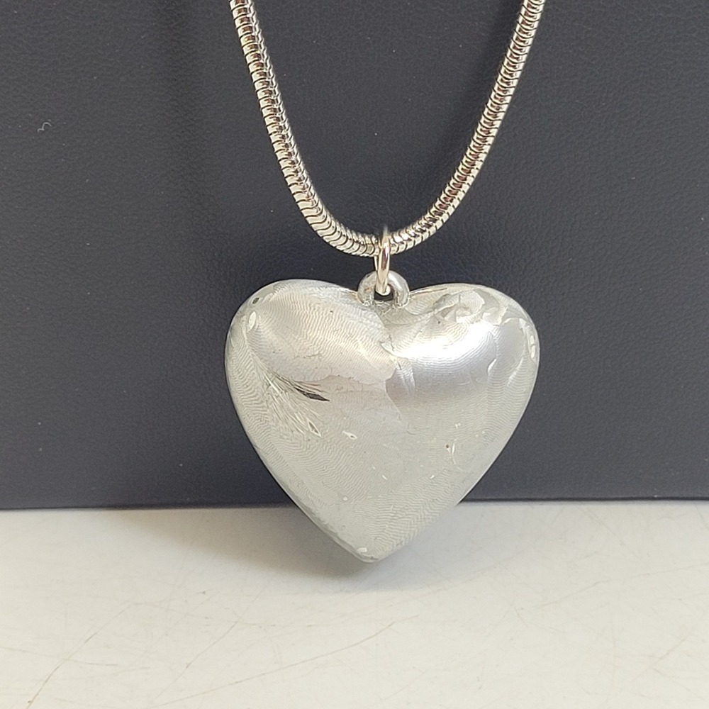 Silver Tone Heart Puffer Pendant Necklace‎ Textured Snake Chain 22 Inch